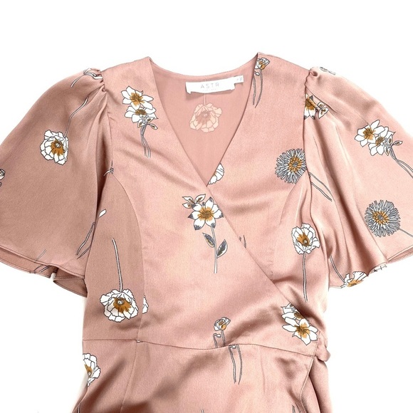 Astr the Label Fiona Floral Wrapped Bow tie Waist Midi Dress Dusty Pink Size S - Picture 4 of 8
